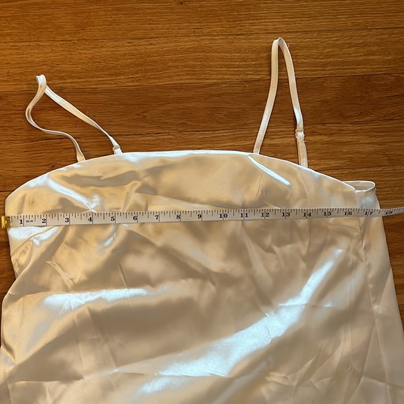 Satin and feather pajamas - Picture 7 of 8